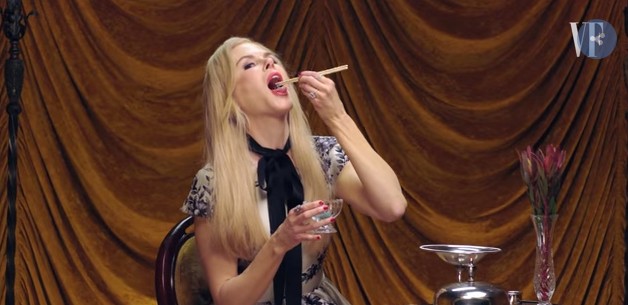 Η Νικόλ Κίντμαν τρώει ζωντανά σκουλίκια κι έντομα! [video] - Φωτογραφία 2