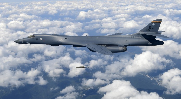 H USAF θα αποσύρει Β-1Β και Β-2Α, αλλά θα κρατήσει τα Β-52 - Φωτογραφία 2