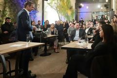 Ο Μητσοτάκης μίλησε στους επαγγελματίες της Χαλκίδας και ...για την Novartis (ΦΩΤΟ)