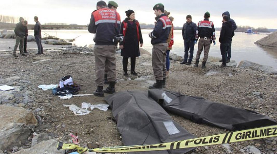Έβρος: Δύο παιδιά και άλλος ένας πρόσφυγας νεκροί από ανατροπή πλοιαρίου - Φωτογραφία 3