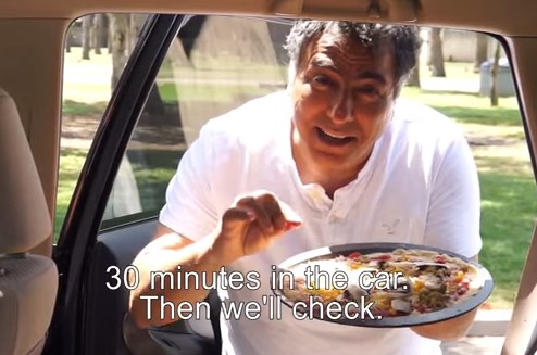 Αφήνει μια άψητη πίτσα μέσα στο αυτοκίνητο και μετά από 30 λεπτά - Θα πάθετε ΣΟΚ... [video] - Φωτογραφία 1