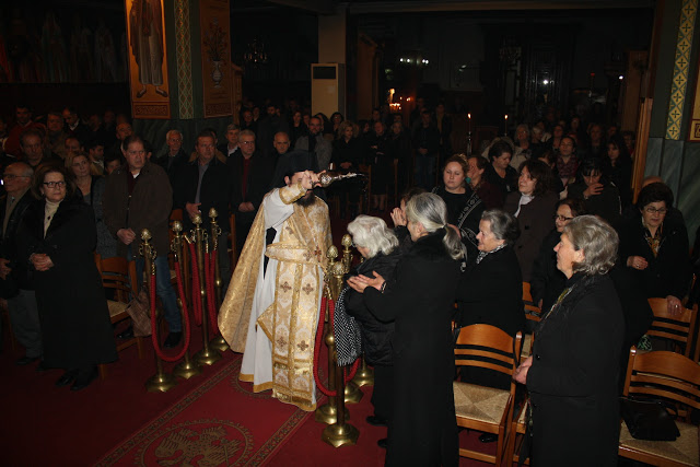 Συνεχίζεται το προσκύνημα των λειψάνων του Αγίου Ραφαήλ από τη Μυτιλήνη, που έχουν έλθει στον Ιερό Ναό Αγίας Τριάδος Αγρινίου (ΦΩΤΟ) - Φωτογραφία 4