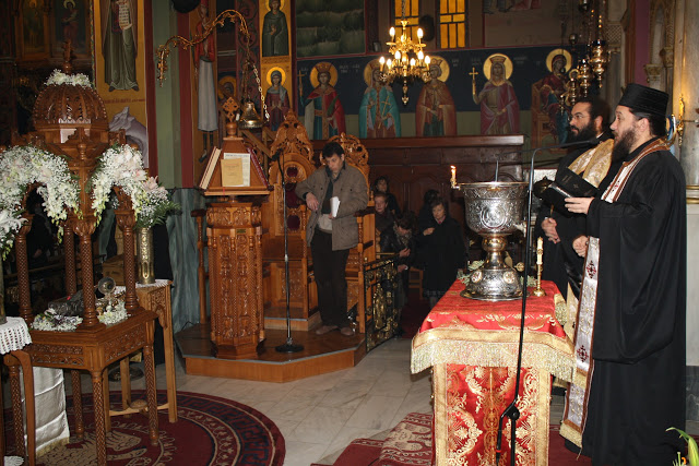 Συνεχίζεται το προσκύνημα των λειψάνων του Αγίου Ραφαήλ από τη Μυτιλήνη, που έχουν έλθει στον Ιερό Ναό Αγίας Τριάδος Αγρινίου (ΦΩΤΟ) - Φωτογραφία 5