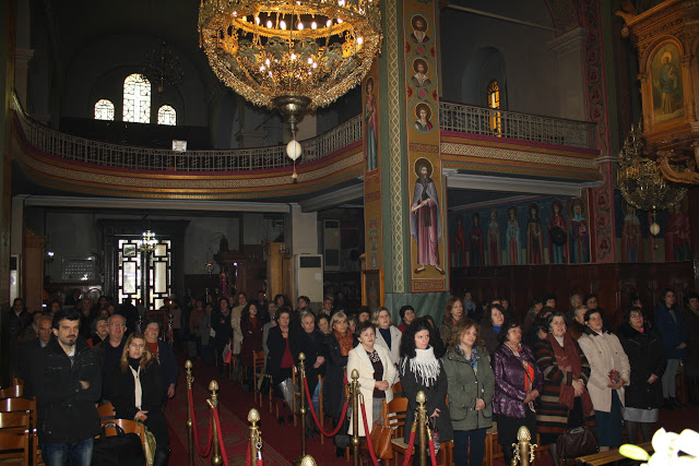 Συνεχίζεται το προσκύνημα των λειψάνων του Αγίου Ραφαήλ από τη Μυτιλήνη, που έχουν έλθει στον Ιερό Ναό Αγίας Τριάδος Αγρινίου (ΦΩΤΟ) - Φωτογραφία 6