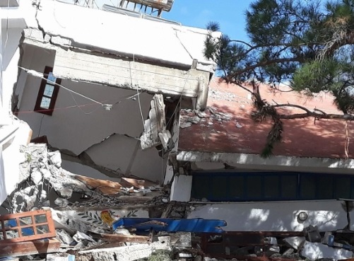 Πραγματική κατεδάφιση κτιρίου στην Κρήτη για να γίνει άσκηση σεισμού - Φωτογραφία 1