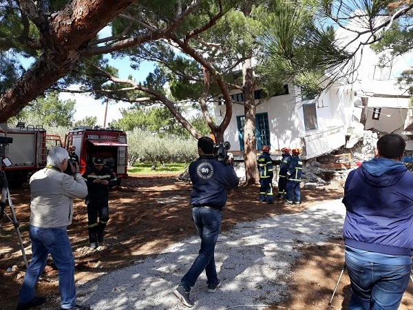 Πραγματική κατεδάφιση κτιρίου στην Κρήτη για να γίνει άσκηση σεισμού - Φωτογραφία 13