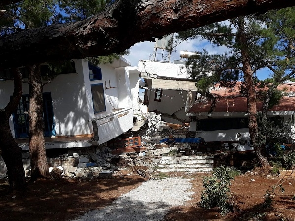 Πραγματική κατεδάφιση κτιρίου στην Κρήτη για να γίνει άσκηση σεισμού - Φωτογραφία 15