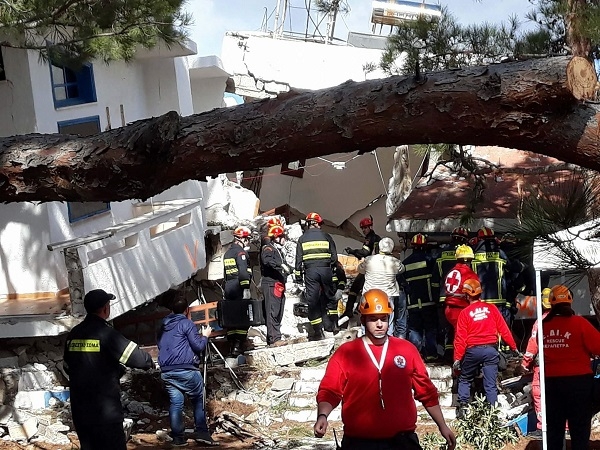 Πραγματική κατεδάφιση κτιρίου στην Κρήτη για να γίνει άσκηση σεισμού - Φωτογραφία 3