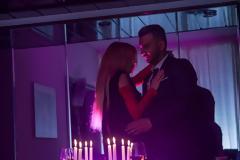 Ο κούκλος τραγουδιστής των Ρομά τιμάει με τραγούδι τον Μανώλη Αγγελόπουλο και ξεσπάει για όσους κρύβουν και πολεμούν τη φυλή τους [photos]