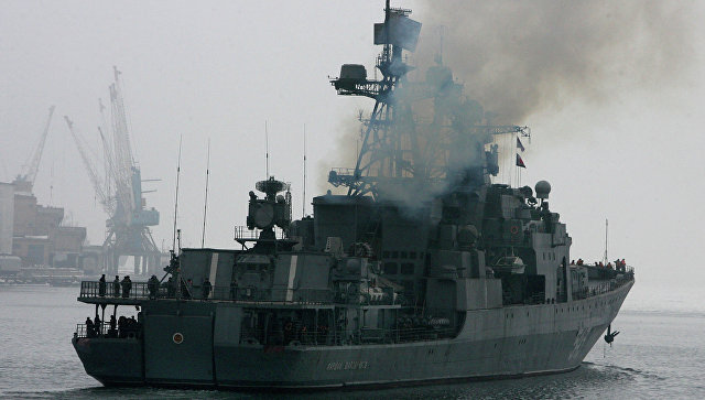 Φωτιά σε ρωσικό καταδρομικό στο λιμάνι του Βλαδιβοστόκ - Φωτογραφία 2