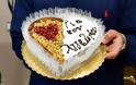 Παρήγγειλε «τούρτα» σε σχήμα καρδιάς με… κόλλυβα (εικόνες)