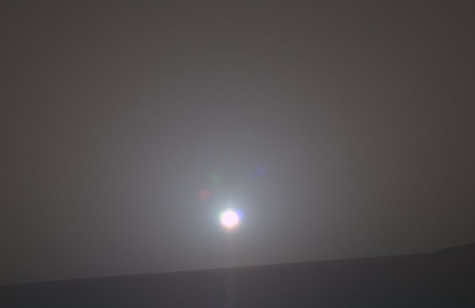 Το «θαύμα» της NASA: Ο Ήλιος από την επιφάνεια του πλανήτη Άρη - Φωτογραφία 1