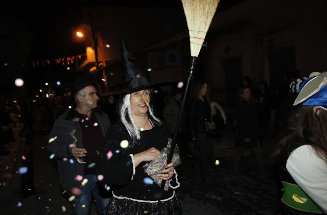 Πραγματοποιήθηκε η Καρναβαλική Βραδινή Παρέλαση στον ΑΣΤΑΚΟ (ΦΩΤΟ) - Φωτογραφία 25