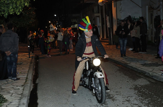 Πραγματοποιήθηκε η Καρναβαλική Βραδινή Παρέλαση στον ΑΣΤΑΚΟ (ΦΩΤΟ) - Φωτογραφία 6