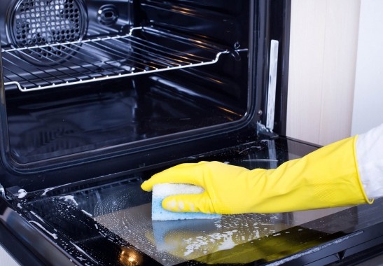 Πώς να καθαρίσετε γρήγορα το φούρνο σας από τα κατάλοιπα - Φωτογραφία 1