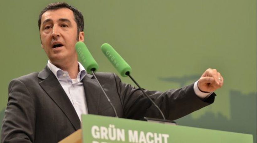 Γερμανία: Υπό αστυνομική προστασία ο τουρκικής καταγωγής πρώην ηγέτης των Πρασίνων - Φωτογραφία 1