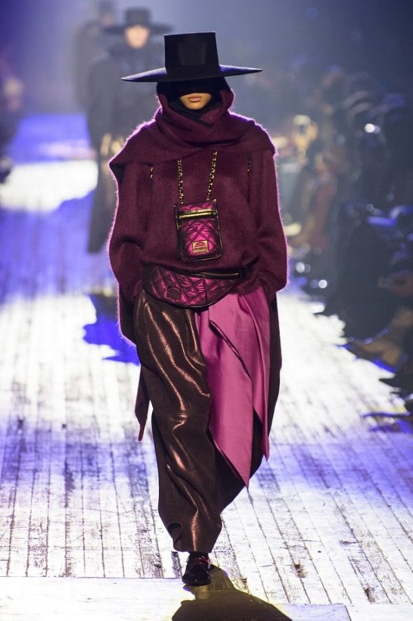 H εβδομάδα μόδας της Νέας Υόρκης έριξε αυλαία με το ξεχωριστό catwalk του Marc Jacobs  #survivorGR  #fashionista #fashionstyle #fashionable #trend #trendy - Φωτογραφία 8