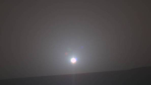 Είδε τον Ήλιο να ανατέλλει 5000 φορές από την επιφάνεια του Άρη - Φωτογραφία 2
