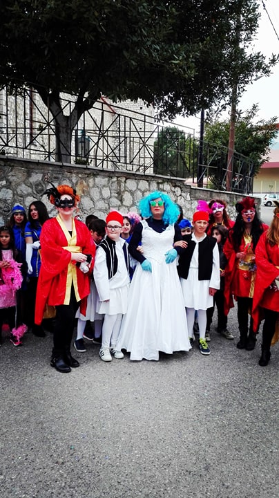 Πολύς κόσμος στο καρναβάλι και στο βλάχικο γάμο στο ΜΟΝΑΣΤΗΡΑΚΙ Βόνιτσας (ΠΟΛΛΕΣ ΦΩΤΟ) - Φωτογραφία 38