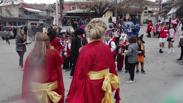 Πολύς κόσμος στο καρναβάλι και στο βλάχικο γάμο στο ΜΟΝΑΣΤΗΡΑΚΙ Βόνιτσας (ΠΟΛΛΕΣ ΦΩΤΟ) - Φωτογραφία 49