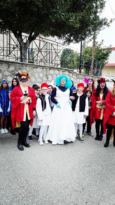 Πολύς κόσμος στο καρναβάλι και στο βλάχικο γάμο στο ΜΟΝΑΣΤΗΡΑΚΙ Βόνιτσας (ΠΟΛΛΕΣ ΦΩΤΟ) - Φωτογραφία 62