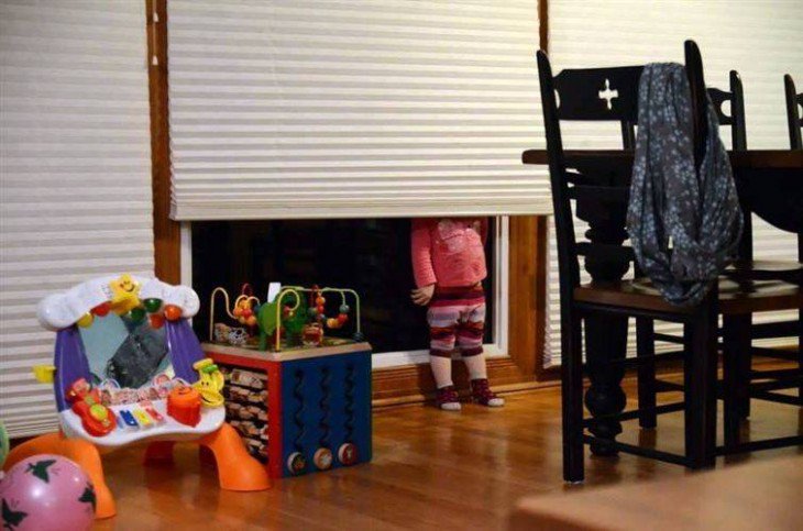30 Αξιολάτρευτες φωτογραφίες μικρών παιδιών την ώρα που έπαιζαν κρυφτούλι.[photo - Φωτογραφία 23