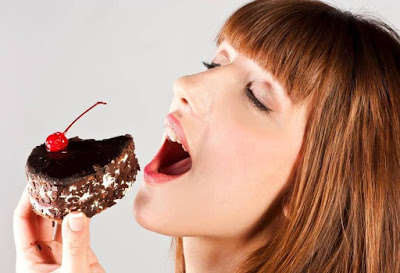 6 σημάδια πως καταναλώνετε υπερβολικά πολλά γλυκά - Φωτογραφία 1