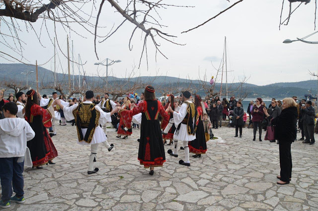 Οι Αστακιώτες γιόρτασαν τα κούλουμα στη παραλία  (ΦΩΤΟ) - Φωτογραφία 30