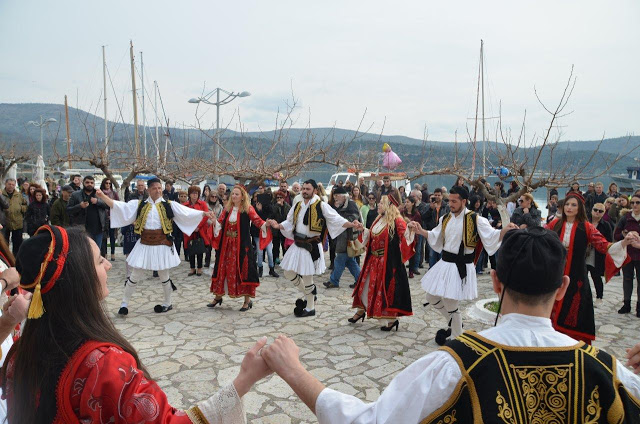 Οι Αστακιώτες γιόρτασαν τα κούλουμα στη παραλία  (ΦΩΤΟ) - Φωτογραφία 59