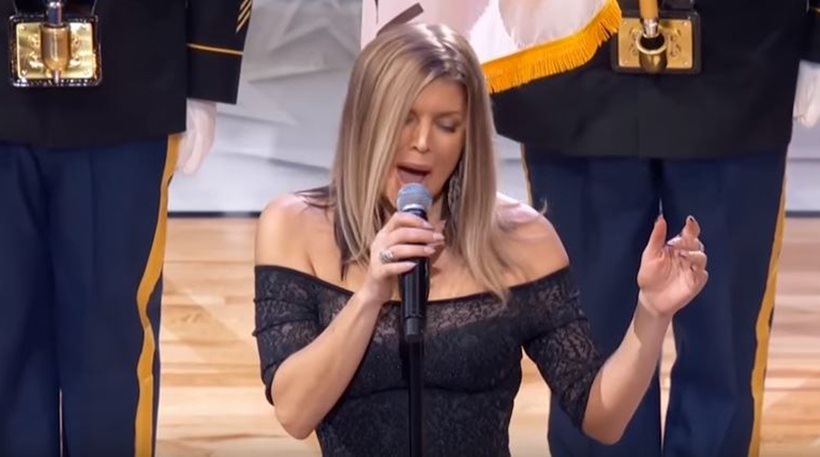 Η Fergie εκτέλεσε στο All Star Game την πιο σέξι εκδοχή του εθνικού ύμνου των ΗΠΑ - Φωτογραφία 1