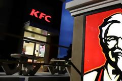 Βρετανία: Έκλεισαν τα KFC γιατί ξέμειναν από ... κοτόπουλα!