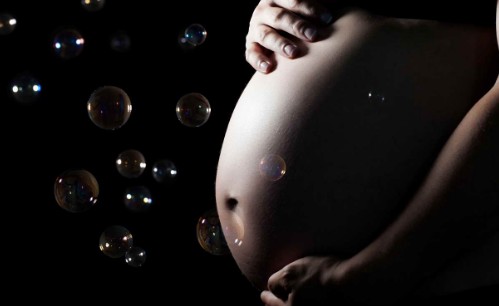 Δύο εγκυμοσύνες -βόμβες στην ελληνική showbiz - Φωτογραφία 1