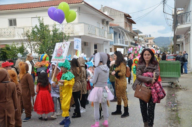 Κι άλλα Στιγμιότυπα από το εντυπωσιακό καρναβάλι του ΑΣΤΑΚΟΥ (ΠΟΛΛΕΣ ΦΩΤΟ) - Φωτογραφία 11