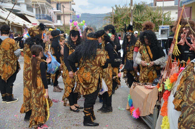 Κι άλλα Στιγμιότυπα από το εντυπωσιακό καρναβάλι του ΑΣΤΑΚΟΥ (ΠΟΛΛΕΣ ΦΩΤΟ) - Φωτογραφία 33