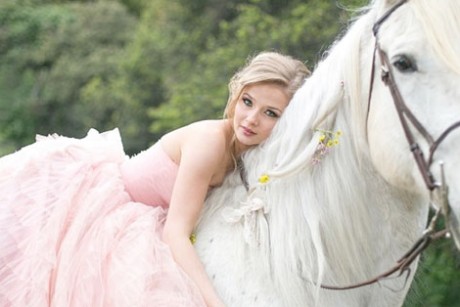 Ο γάμος γυναίκας με άλογο στη Δανία δημιουργεί δεδικασμένο... - Φωτογραφία 2