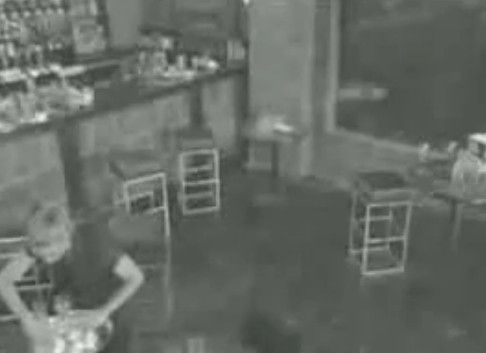 Το σοκαριστικό ατύχημα της barwoman - Δείτε το αν αντέχετε... [video] - Φωτογραφία 1