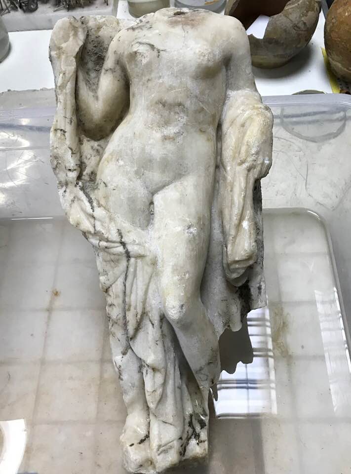Βρέθηκε ακέφαλο άγαλμα της Αφροδίτης στα έργα του μετρό Θεσσαλονίκης - Φωτογραφία 2