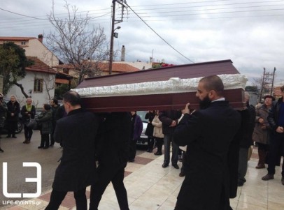 Καρολίνα Κάλφα: Θλίψη στην κηδεία της παρουσιάστριας, που κάηκε μέσα στο σπίτι της [photos] - Φωτογραφία 3