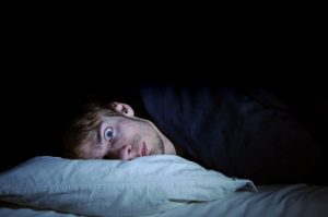 Ακούτε έντονους θορύβους, ουρλιαχτά ή ανεξήγητες φωνές κατά τη διάρκεια του ύπνου; Υπάρχει εξήγηση και θεραπεία - Φωτογραφία 2