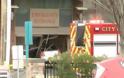 ΗΠΑ: Άντρας έπεσε με αυτοκίνητο γεμάτο φιάλες γκαζιού σε νοσοκομείο και τυλίχτηκε στις φλόγες - Φωτογραφία 3