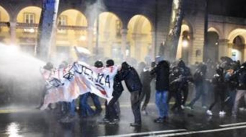 Τορίνο: Συγκρούσεις της αστυνομίας με ακροαριστερούς διαδηλωτές - Φωτογραφία 1