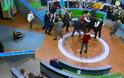 Ρωσία: Παρουσιαστής «πιάστηκε» στα χέρια με πολιτικό αναλυτή on air!