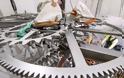 O Τζεφ Μπέζος κατασκευάζει το ρολόι των 10.000 ετών και... των 42 εκατ. δολ [video] - Φωτογραφία 2
