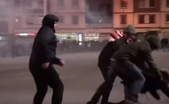 Νεκρός αστυνομικός σε επεισόδια με χούλιγκαν της Σπαρτάκ Μόσχας [video] - Φωτογραφία 1