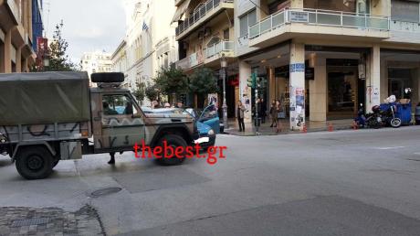 Τροχαίο με στρατιωτικό όχημα στο κέντρο της Πάτρας - Φωτογραφία 4