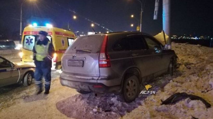 Αυτοκίνητο έπεσε σε πλήθος στη Ρωσία: Νεκροί μία γυναίκα κι ένα τρίχρονο αγοράκι - Φωτογραφία 1
