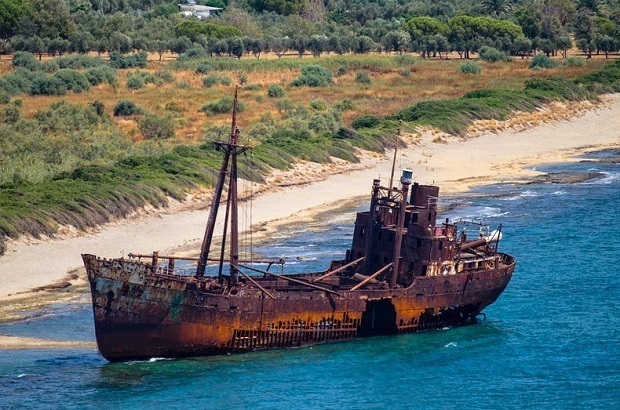 Το πλοίο φάντασμα της Λακωνίας που μαγεύει τους επισκέπτες! Όλη η άγνωστη ιστορία του - Φωτογραφία 1