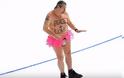 Χειμερινοί Ολυμπιακοί Αγώνες: Μπούκαρε γυμνός στο παγοδρόμιο. Ξεκαρδιστικό βίντεο