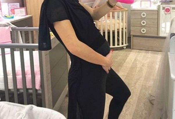 Ελληνίδα τραγουδίστρια αποκάλυψε ότι είναι έγκυος [photo] - Φωτογραφία 1