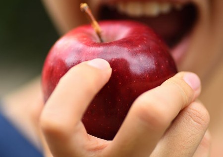 Ένα μήλο την ημέρα προστατεύει από 5 μορφές καρκίνου! - Φωτογραφία 1